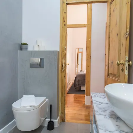 Noble And Luxury House In Appartement